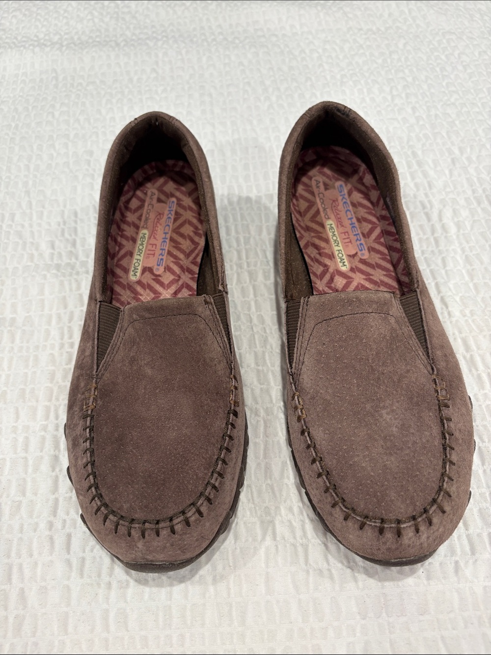 Skechers Ladies Dark Taupe Suede Slip-On Loafers
Size 9